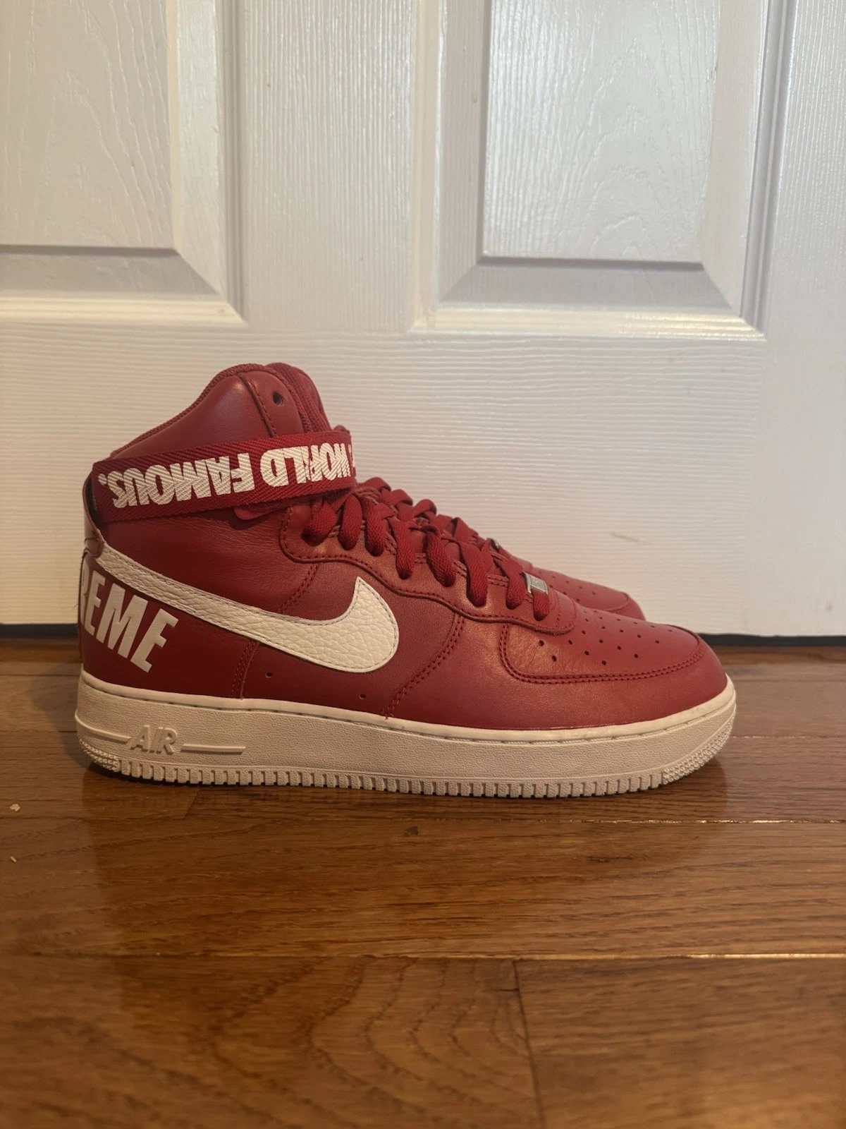 Nike homme Air Force 1 High Supreme World Famous rouge/blanc taille 11 sans boîte
