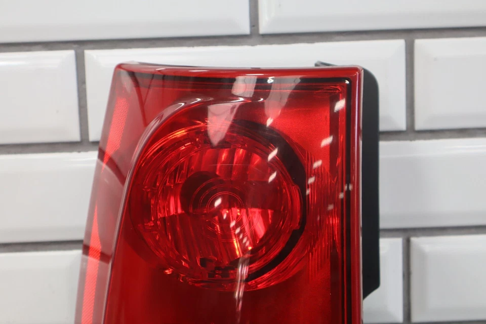 12-14 吉姆西育空发球杆左尾灯原始设备制造商 — 第 2/4 张图片