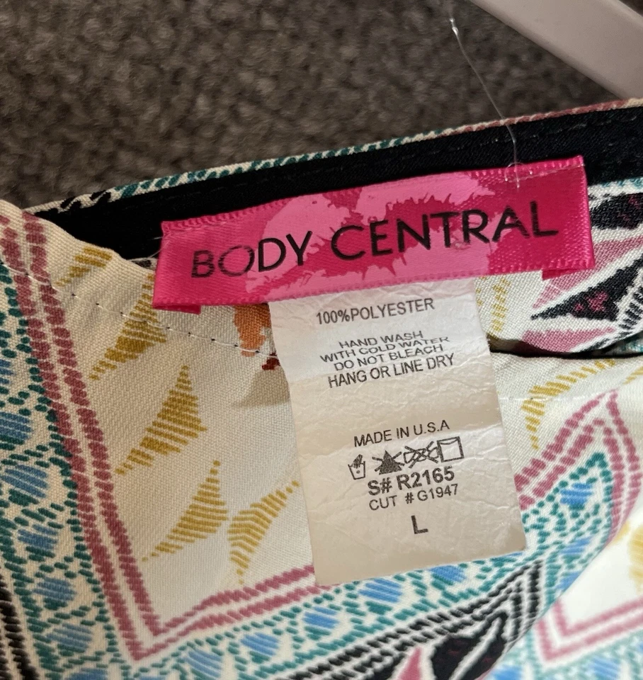 Mini Vestido Body Central Para Mujer Talla Grande Chevron Geométrico Cremallera Espalda Hecho en EE. UU. Foto 3 de 4