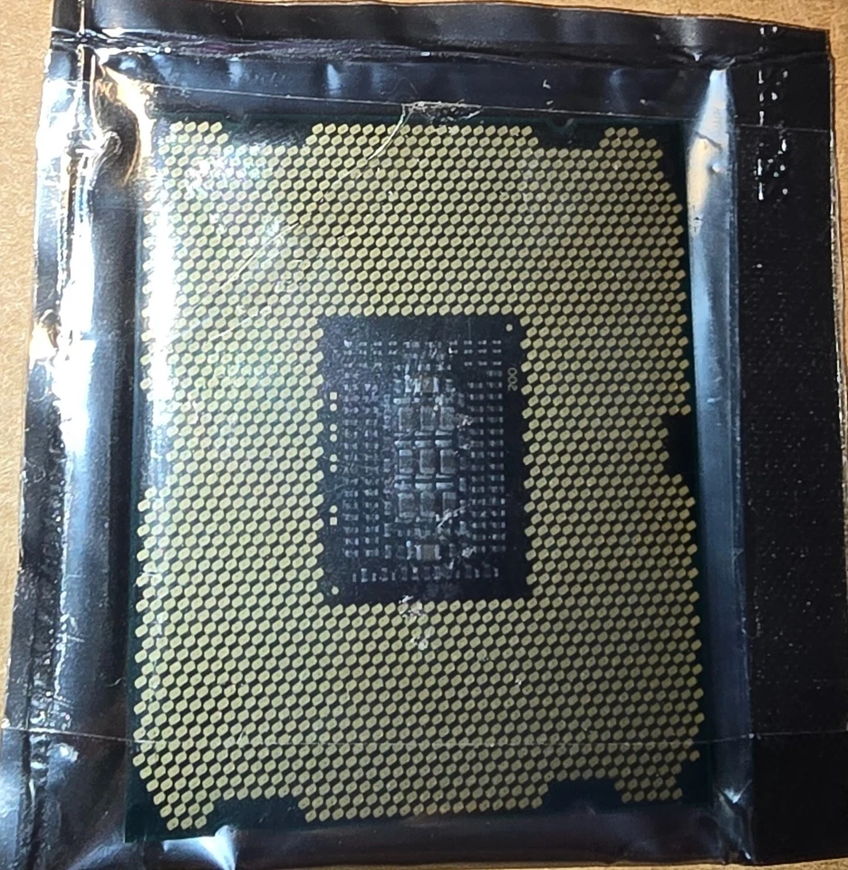 Intel Xeon E5-2670 2.6GHz 8 Core 20MB 8GT/s 115W Processor SR0KX - Image 3 of 4