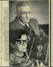 1967 Press Photo Mr. & Mrs. Samuel Tichenor with Vietnam Soldier Son Photo