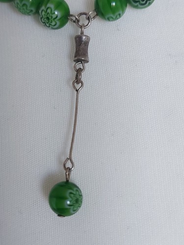 Collar con cuentas de caña de vidrio verde eslabones de barra de tono plateado vintage - Imagen 6 de 6