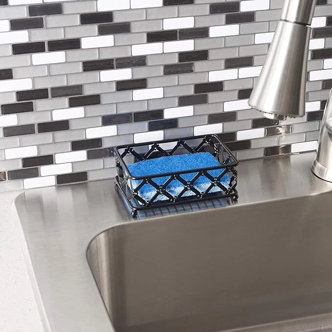 Soporte de esponja de acero negro Home Basics - Organizador de fregadero de celosía resistente al óxido Foto 2 de 4