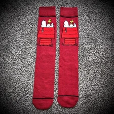 SNOOPY ON DOGHOUSE SOCKS heather red retro cartoon woodstock peanuts ADULT OSFM