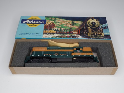 #ad Athearn HO Scale 1:87 #3157 Great Northern GP9 Powered Diesel Locomotive #707 $49.95