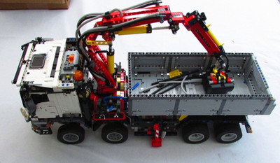 LEGO TECHNIC  MERCEDES-BENZE  AROCS 3245 (42043) COMPLETED NO BOX AS IS