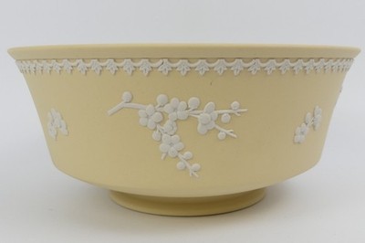 WEDGWOOD PRIMELGELB PRONUS OBSTSCHALE MIT FUSS