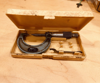 Mitutoyo 112-225 Outside Micrometer 0-1'' Range, .001'' Graduation, Case