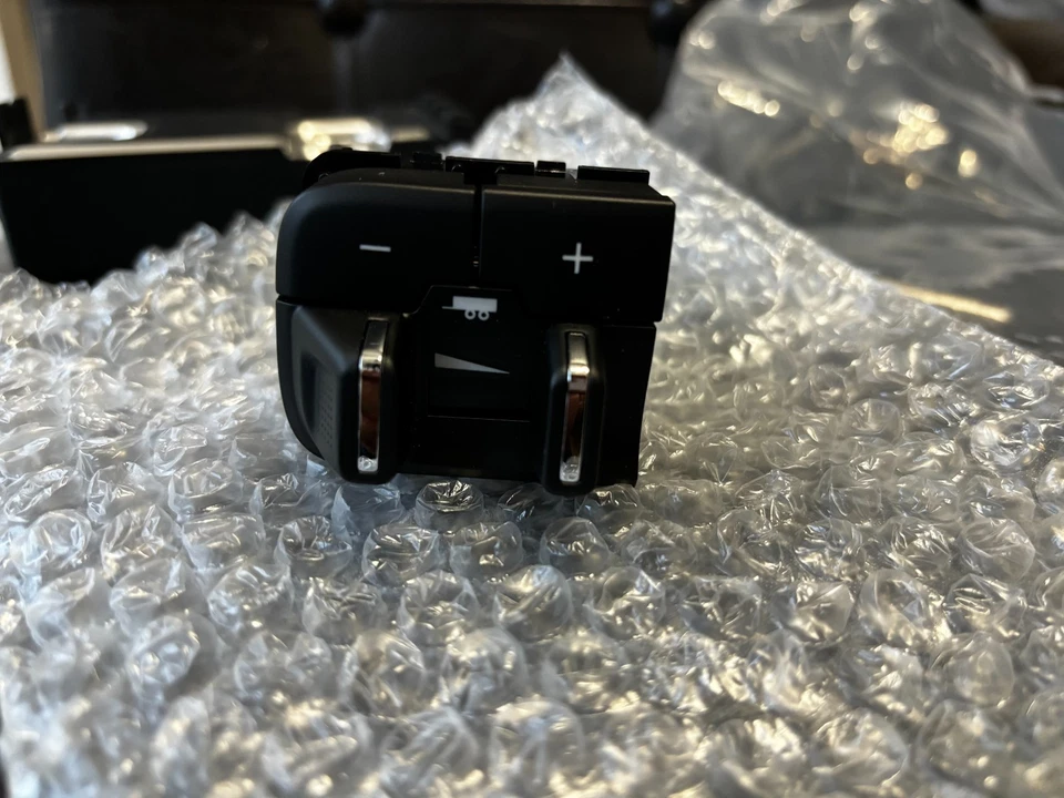 82215040AC 16-24 Ram 1500 2500 3500 trailer brake module Controller - - Image 4 of 4