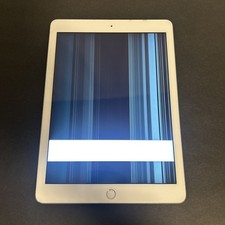 Apple iPad 6th Gen 9.7  A1893 Silver   Broken Screen / LCD Lines   For Parts