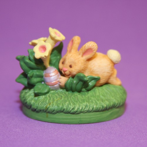 Hallmark Merry Miniature Easter 1995 Easter Egg Hunt Spring Bunny Mini - Picture 3 of 4