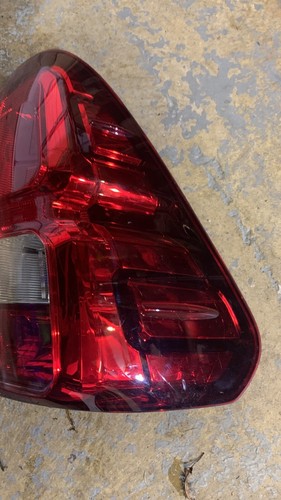 TOYOTA HILUX MK8 2015-2024 RIGHT OF REAR LIGHT GENUINE NOT LED. NEW. 923322-04OA - Picture 3 of 7