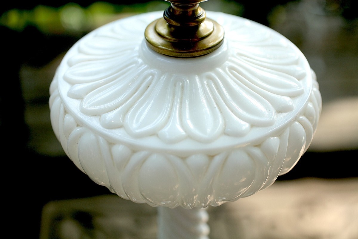 すぐ使えます　antique milk glass lamp アンティーク antique milk glass lamp アンティーク ランプ ビンテージ Set