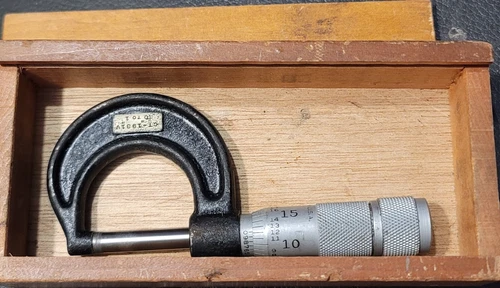 Vintage Lufkin No 1931  Micrometer Caliper 0 to 1" Black Case Only Tool See Pics