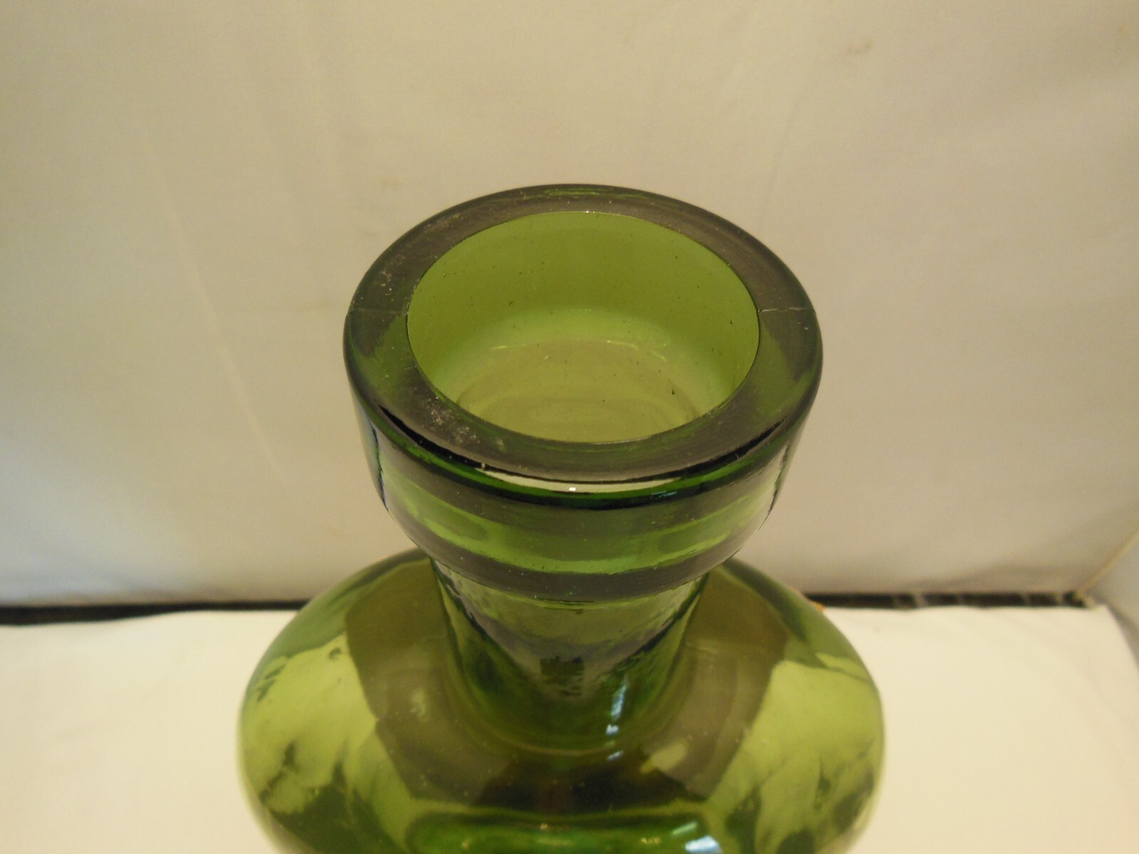 VINTAGE ROYALL LYME STORE DISPLAY GREEN EMBOSSED BOTTLE BERMUDA ENGLAND