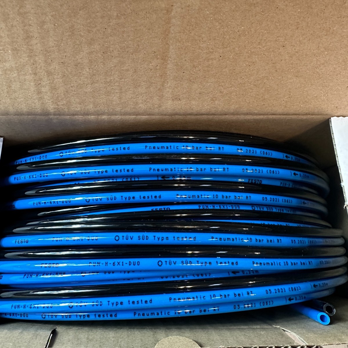 PUN-H-6x1-Duo 1PCS NEW Festo 197397 Model PUN-H-6x1-Duo Tubing 50