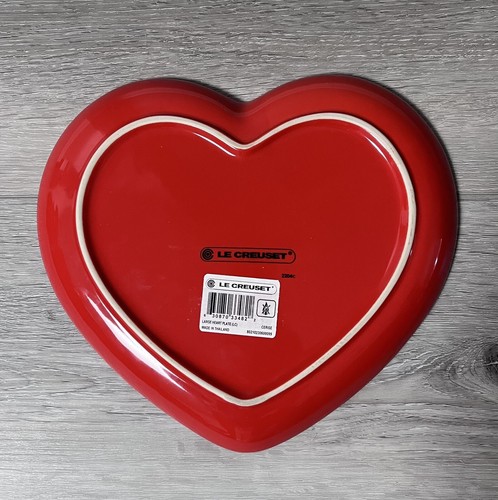 Le Creuset Large HEART PLATE Cerise 9.75 inches STONEWARE NEW - Picture 10 of 10
