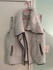 Women  s No Zip Faux Fleece Vest