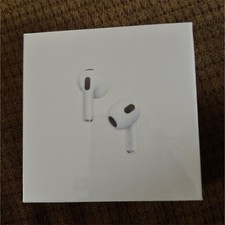Apple AirPods Wireless Bluetooth In-Ear with MagSafe Charging Case White
