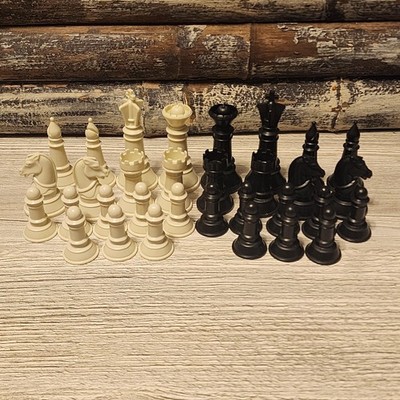 Chess Game Pieces - Plastic Game Pieces - 2 3/4'' tall King