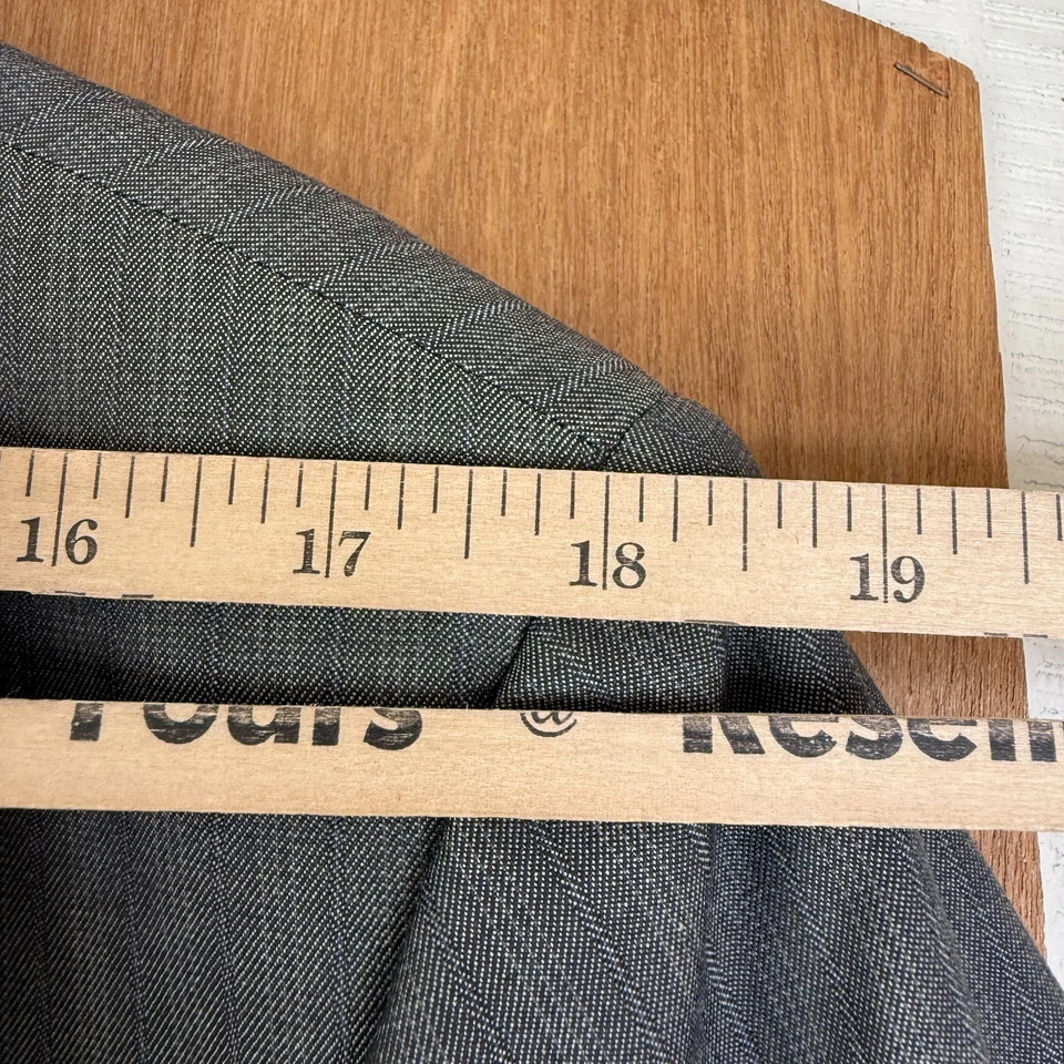 Traje Calvin Klein Para Hombre 42R Gris 2 Botones Rayas Deportivo Tela Pantalones 34x32 Plano Foto 4 de 4