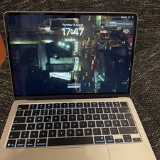 MacBook Air 13” M4 – 16 GB RAM – 256 GB SSD