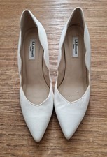 LK Bennett White Ivory Satin Finish Scallop Edge Heel Shoes Size 39 UK 6