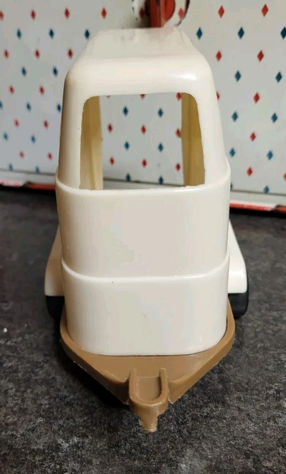 Remolque para caballos Gay Toys Inc # 799 vintage años 70 plástico color tostado 7" largo BONITO Foto 2 de 4