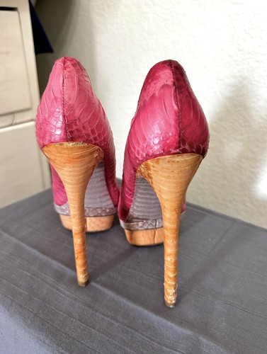 Brian Atwood Pink Snakeskin Platform Pumps Heels - Size US6 - Picture 5 of 15