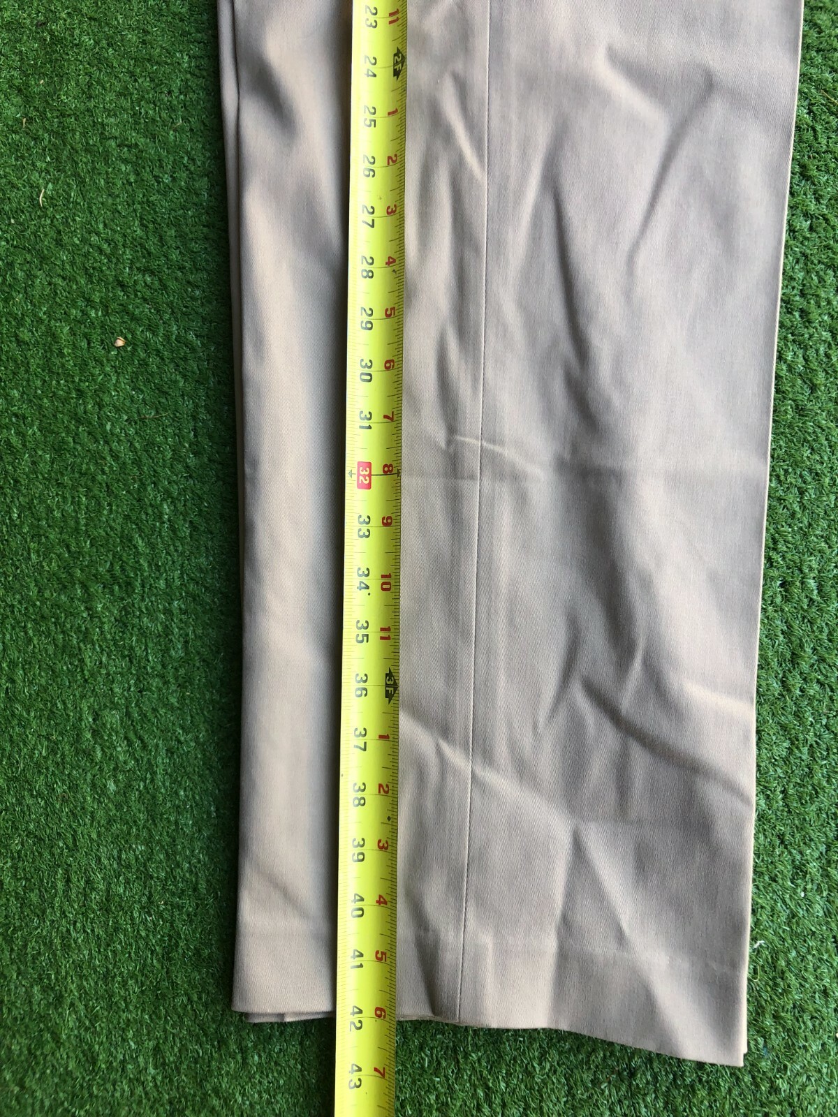 Kirkland Signature Men’s Khaki Pants Size 34x32 Gem