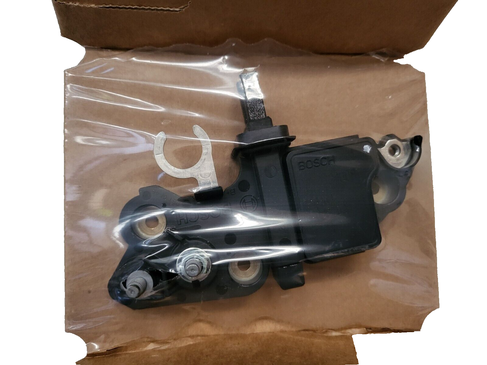 New Bosch OEM Alternator Voltage Regulator 0 272 221 008 