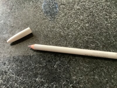 1x  JAFRA Lippenkonturenstift Reds/Berries Lip Definer 1 g  