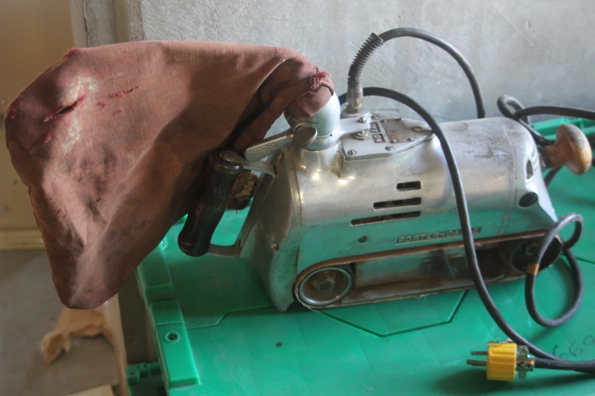 Porter cable dustless sander outlet