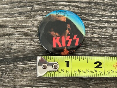 Kiss Logo Rhinestone Pin KISS BUTTON Pin Badge Hot In The Shade Red Logo Vintage Kiss 1990 Carr ...