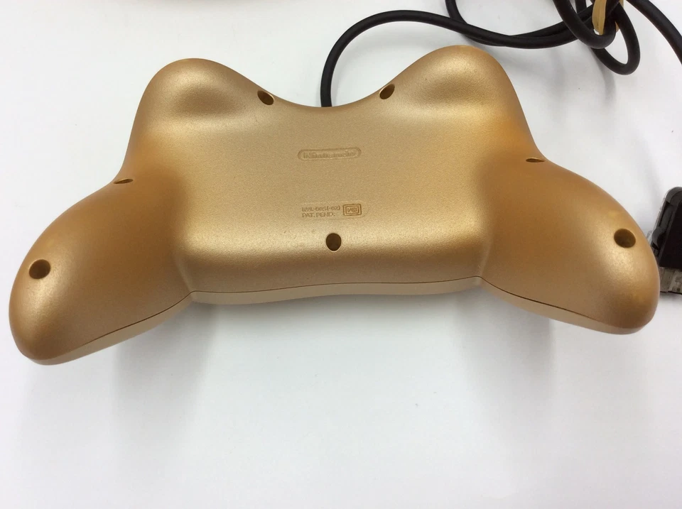 Club Nintendo Wii Zelda Remote Golden Handle Classic Controller Pro Nunchuck - Image 4 of 4