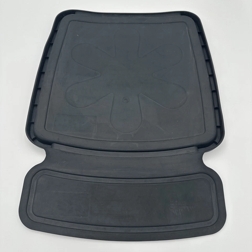 Protector de asiento Clek Mat-Thingy negro debajo del asiento/elevador Foto 3 de 4