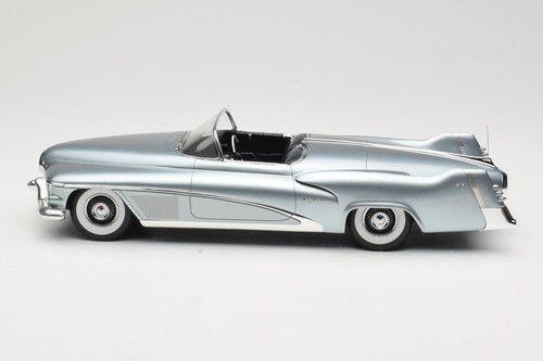 BOS199 Buick La Sabre Concept azul claro metálico BOS 1/18 - Imagen 3 de 6