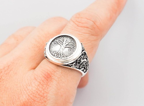 Sterling Silver Tree of Life Signet Ring – Celtic Nature-Inspired Spiritual Jewe