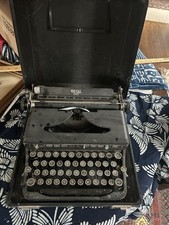 VNTG ROYAL QUIET DELUXE Typewriter with Original Case Made In USA Tested Works thumbnail