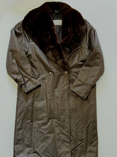 Max Mara Rainwear Coat 42 IT / US 6 – Made in Italy – Water Repellent