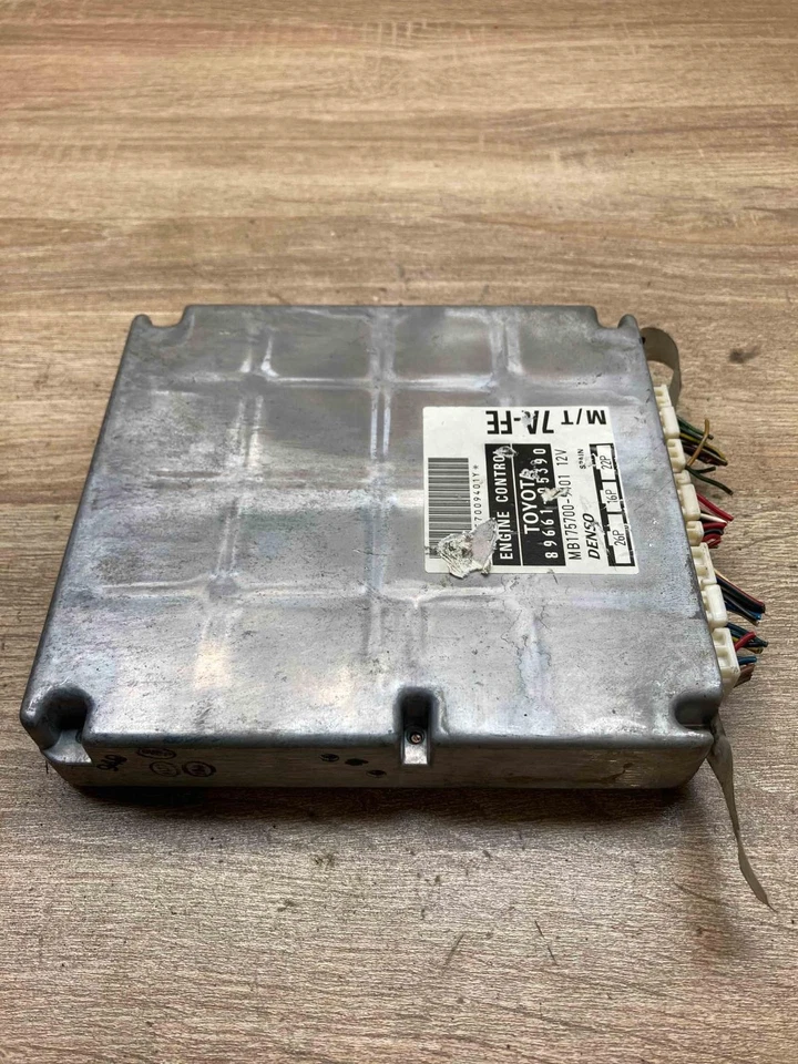 89661 05390 MB175700 9401  Engine control unit/module ECU Fits for Toyota Avensi - Image 3 of 4