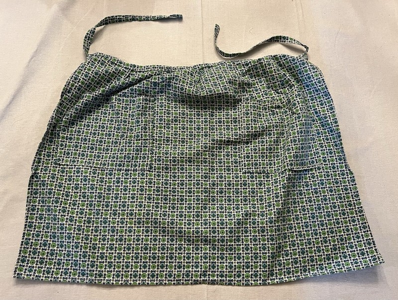 Vintage Green Floral Half Apron Pockets
