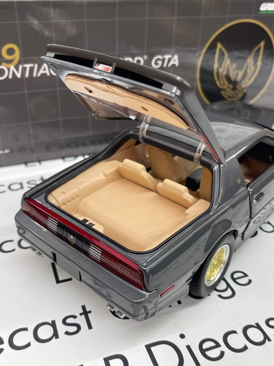 GREENLIGHT 1989 Pontiac Firebird GTA Grey w/ Tan Interior 1:18