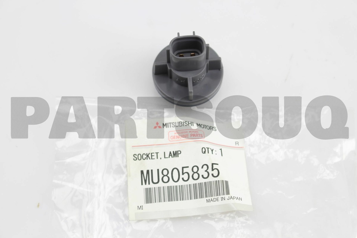 MU805835 Genuine Mitsubishi SOCKET,FR TURN SIGNAL LAMP | eBay