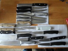  Lot of 17 Farberware Kitchen Knives Used, Pl...