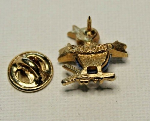 SARAH COVENTRY Signed Blue Chirping Bird Gold tone Lapel Hat Vest Pin Vintage - Picture 3 of 4
