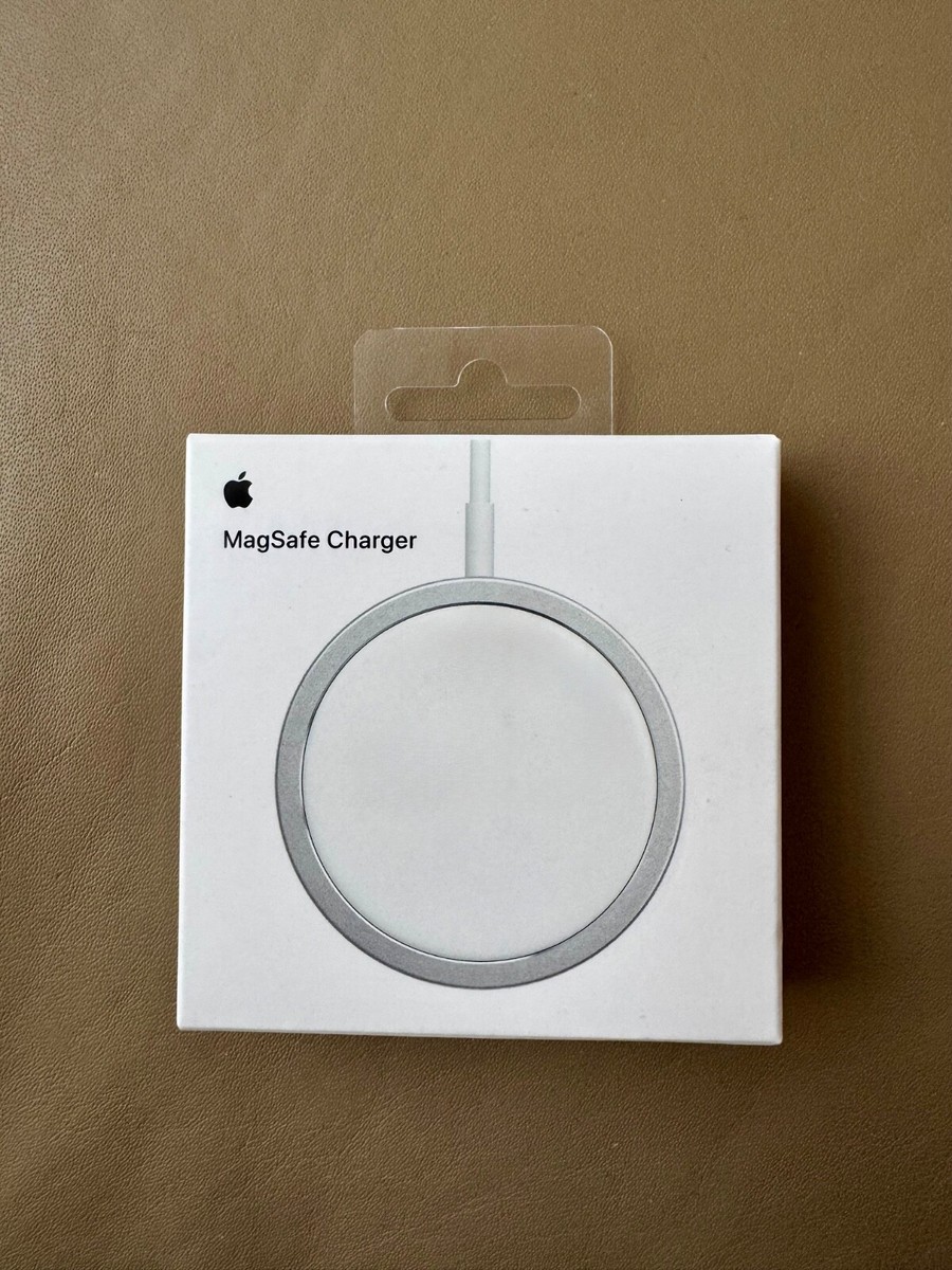 NEW Apple MagSafe Charger MHXH3ZM/A | 15W Wireless USB-C Fast