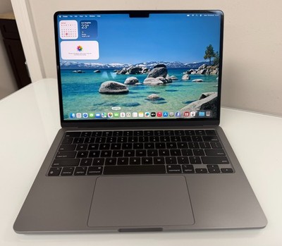 2022 Apple MacBook Air 13.6