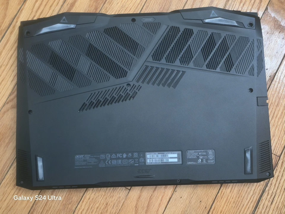 Acer Predator Helios 300 15.6" Gaming Laptop FOR PARTS ONLY - Image 3 of 4