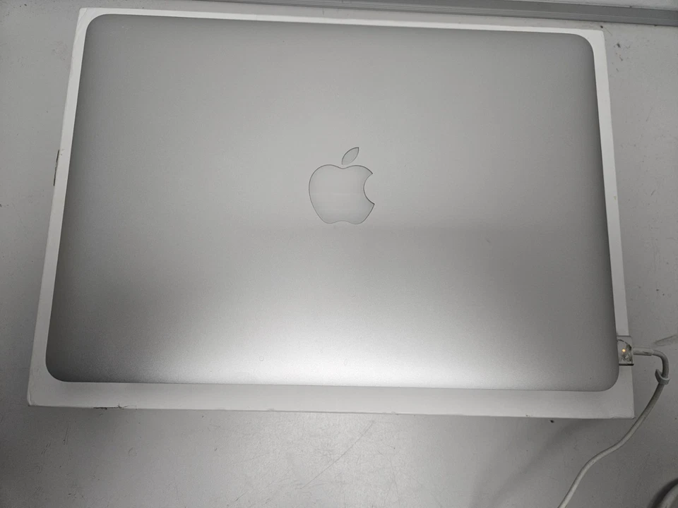 Apple MacBook Pro 13inch Retina A1502 2.9GHz I5, 8GB RAM, 512GB SSD PARTS ONLY! - Image 3 of 4
